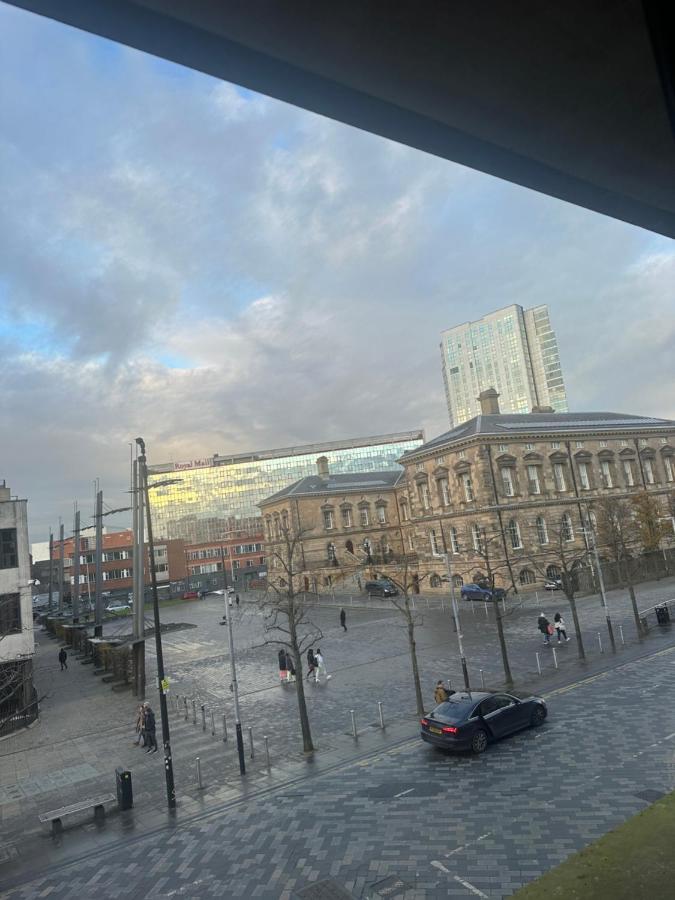 Luxury Apartment Belfast City Centre Overlooking Custom House Sqaure Exterior photo